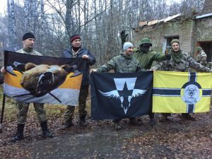 Команда Steel Raven с флагом на игре в Ярославле